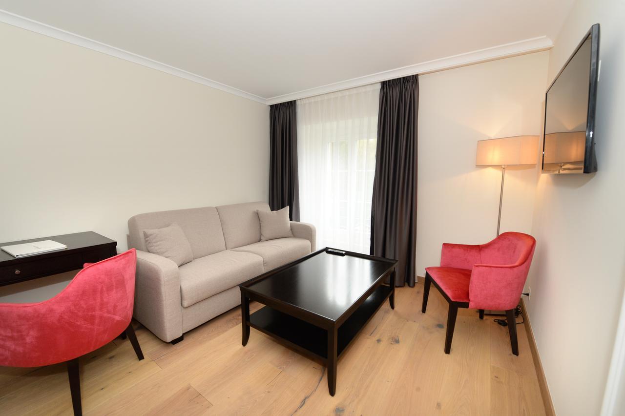Hotel La Prairie, Swiss Bike Hotel อีแวร์ดง-เล-แบ็ง ภายนอก รูปภาพ