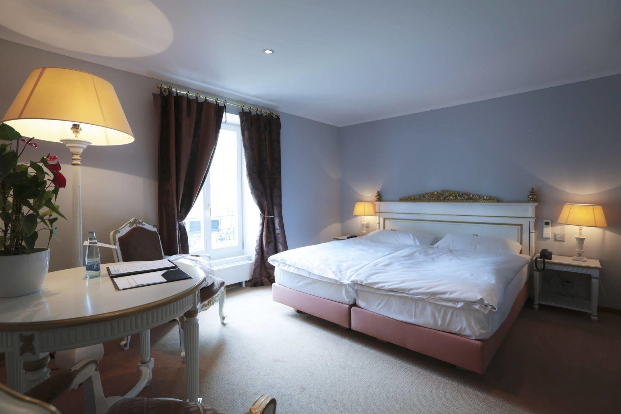 Hotel La Prairie, Swiss Bike Hotel อีแวร์ดง-เล-แบ็ง ภายนอก รูปภาพ